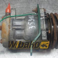 Air conditioning compressor Volvo B709S18 