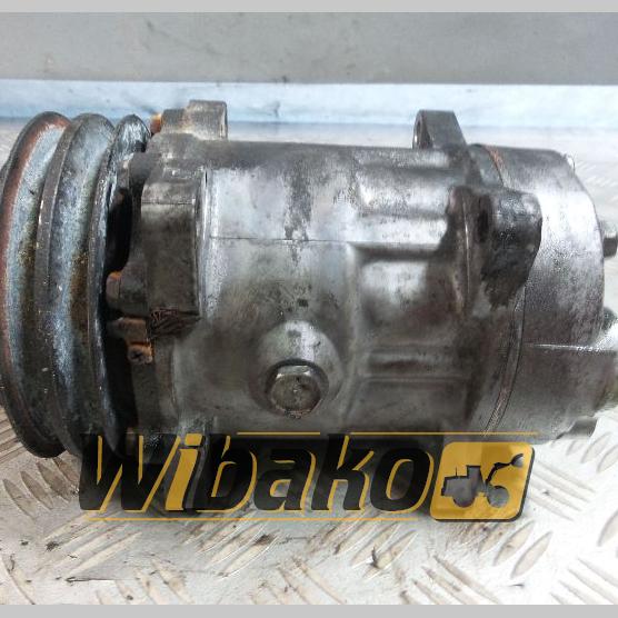 Air conditioning compressor Volvo D7D B709AS46