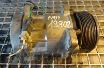 Air conditioning compressor Liebherr R934 