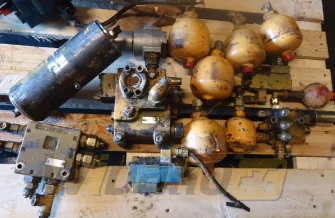 Valves set Liebherr L551 