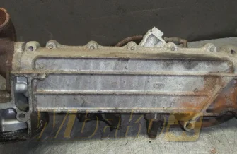 Oil cooler z obudową i podstawami filtrów oleju Engine / Motor Mitsubishi ME090669 