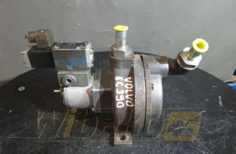 Water pump Volvo EC390 