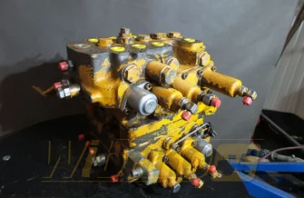 Distributor Komatsu PC220NLC-3 