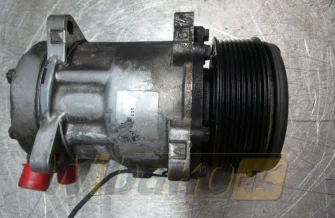 Air conditioning compressor Liebherr SD7M15 B709S31