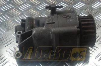Oil pump Engine / Motor SHW F2L1011 0645