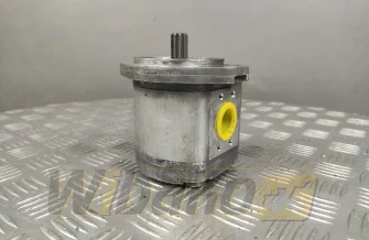 Gear pump Poclain 40182508 P4743518X