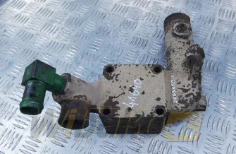 Thermostat housing for engine Cummins M11 3895453-1