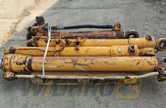 Set of cylinders Liebherr R912 