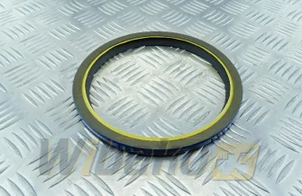 Shaft seal Rear KMP 3304 / 3306 4W0452