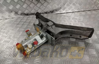 Pedal Liebherr VG-7 2/3 L01 9882965