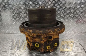 Drive motor Komatsu PC210LC-5 