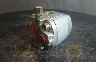 Auxiliary pump Poclain 70316908 
