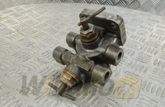 Coolant filter mount Komatsu 600-411-2410