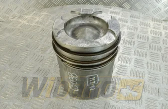 Engine piston for engine Harvester H25 682986C1