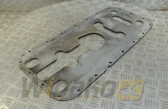 Oil pan spacer for engine Deutz BF4L913 04154138