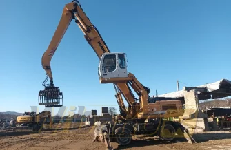 Reloading excavator Liebherr A934C 