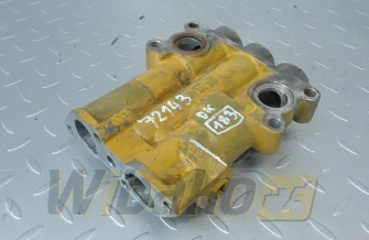 Oil filter bracket for engine Caterpillar 3306 9Y-7149