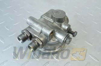 Fuel filter bracket for engine Perkins 2006 