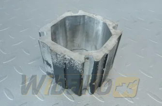 Intake manifold adapter H=70 mm Deutz 04516811