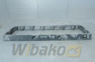 Cylinder head cover dystansowa for engine Cummins ISME385 30 3406906