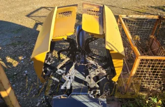 Inspection flaps for loader Liebherr L566 