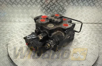 Distributor Komatsu CMT01582 M/2