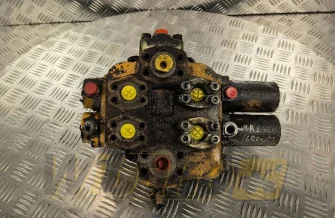 Distributor Liebherr L521 