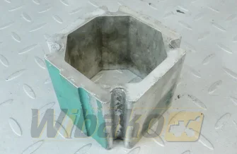 Adapter kolektora ssacego H= 70 mm for engine Volvo Penta TAD870-73VE 21827488