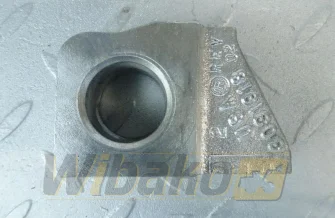 Pusher roller bracket Cummins 3031918