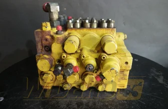 Distributor Komatsu PC210-6K D63S2Y039