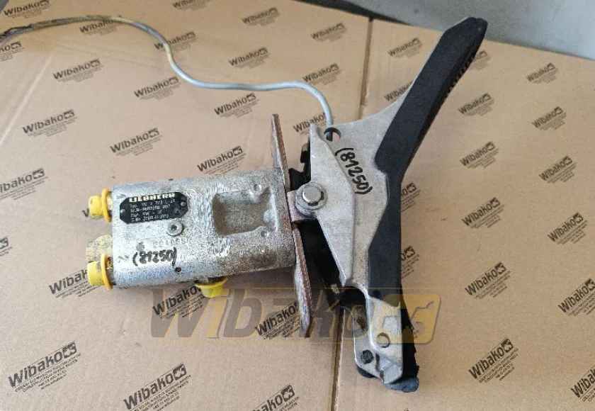 Pedal Liebherr VG-7 2/3 L07 9883988-002 – used