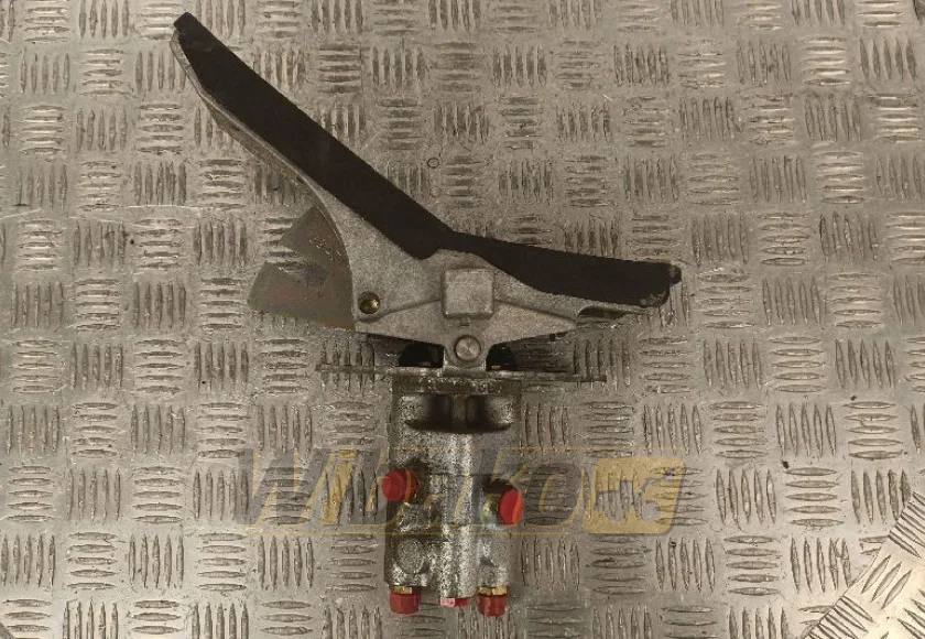 Pedal Liebherr VG7 - 2/3 R07 9079258-101 – used