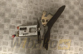 Pedal Liebherr VG7-2/3 L07 9079259-101 – used (2)