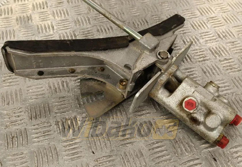 Pedal Liebherr VG7 - 2/3 R07 9079258-101 – used
