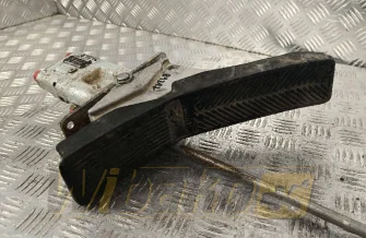 Pedal Liebherr BG-7 2/3 L 01 9882965-000 – used (2)
