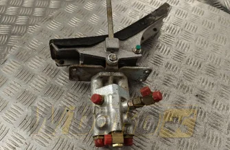 Pedal Liebherr BG-7 2/3 L 01 9882965-000