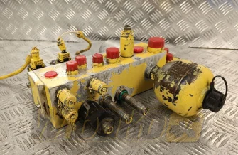 Valve set Liebherr 0F7428A 5616340 – used (2)