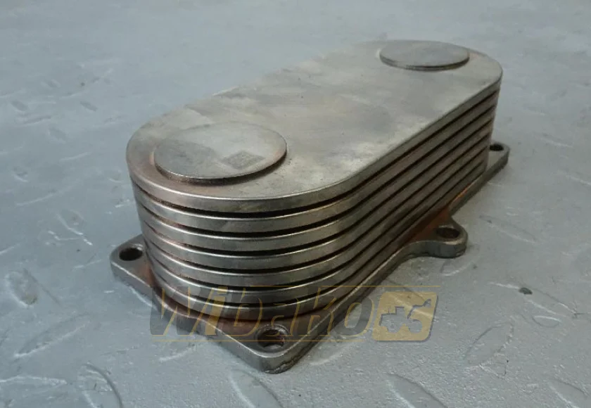 Oil cooler John Deere RE560752 – used