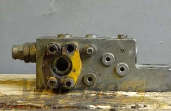Cylinder valve Liebherr R912 