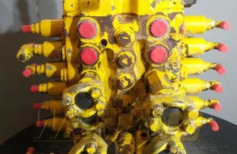 Distributor Komatsu PC180 CBJ30406