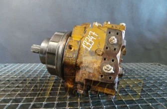 Drive motor Komatsu 706-75-10402