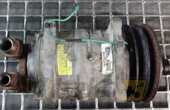 Air conditioning compressor Komatsu TM13 