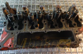 Cylinder head for engine Cummins 3.9 3904570