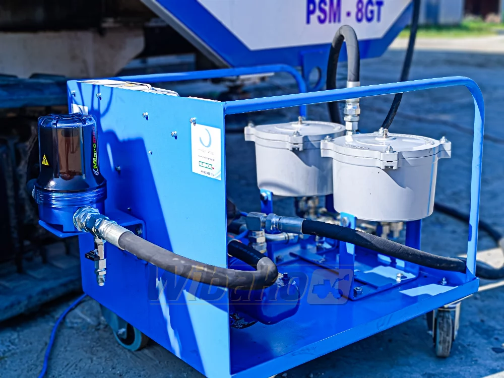 unit filters oil in machine