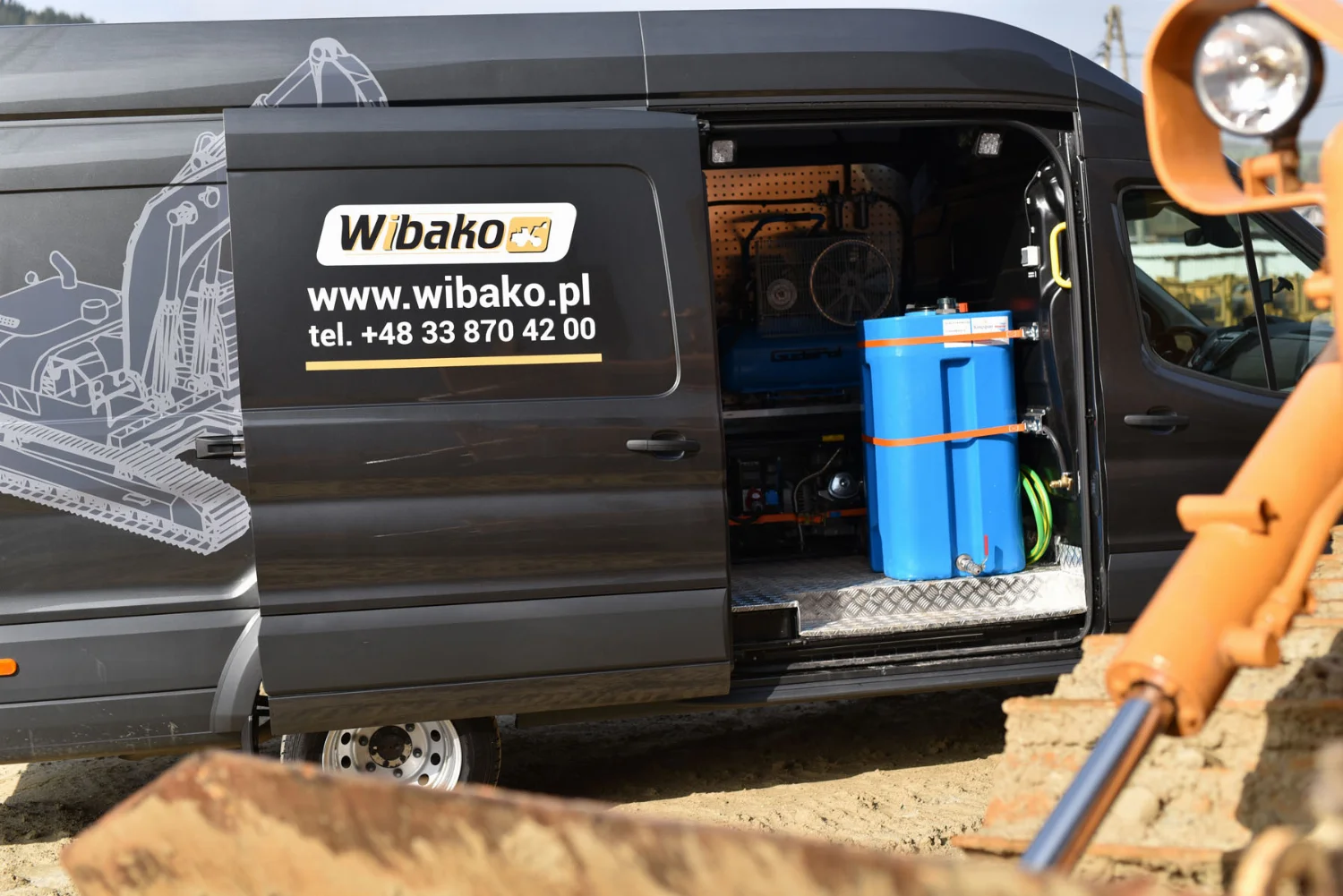 Mobile service truck