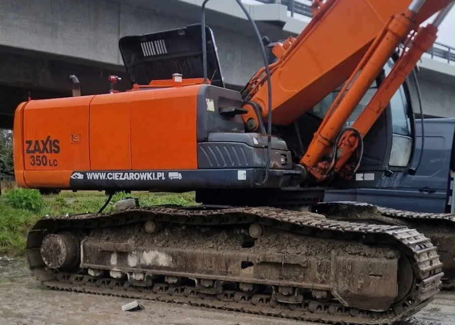 Hitachi Zaxis 350LC crawler excavator with open engine cover, side view