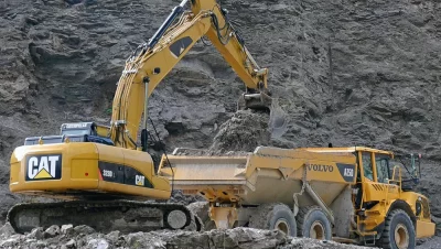 Wheel or Crawler Excavator - Which One to Choose?