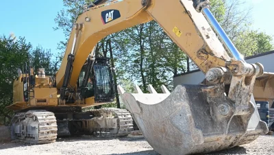 Repairing the Mighty Caterpillar 374F: A Comprehensive Journey