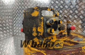 Hydraulic pump Commercial D230-32 657735C91