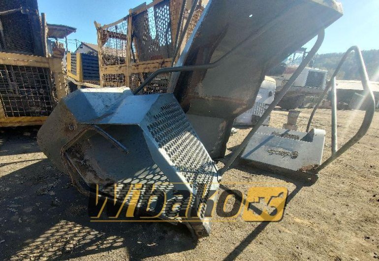 Rear right fender Liebherr L574